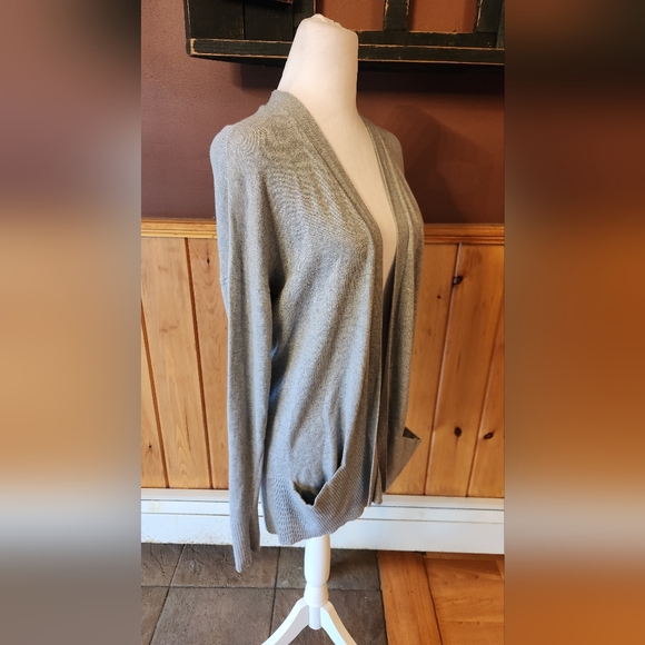 Michael Kors Gray Cardigan Sweater With Pockets + Zippers Size Medium - Picture 4 of 10